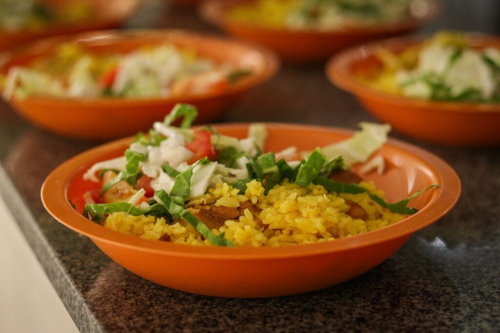 Refeição servidas aos alunos da Escola Municipal Abdón Ferreira